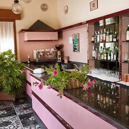 Adriatico Borgo Fosso Ghiaia