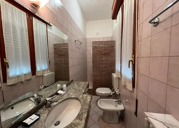 Adriatico Borgo Fosso Ghiaia